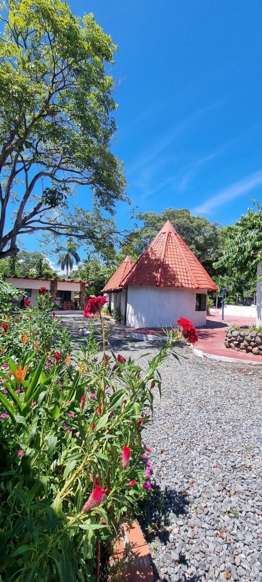 Mia Nueva Gorgona Hotel Exterior foto