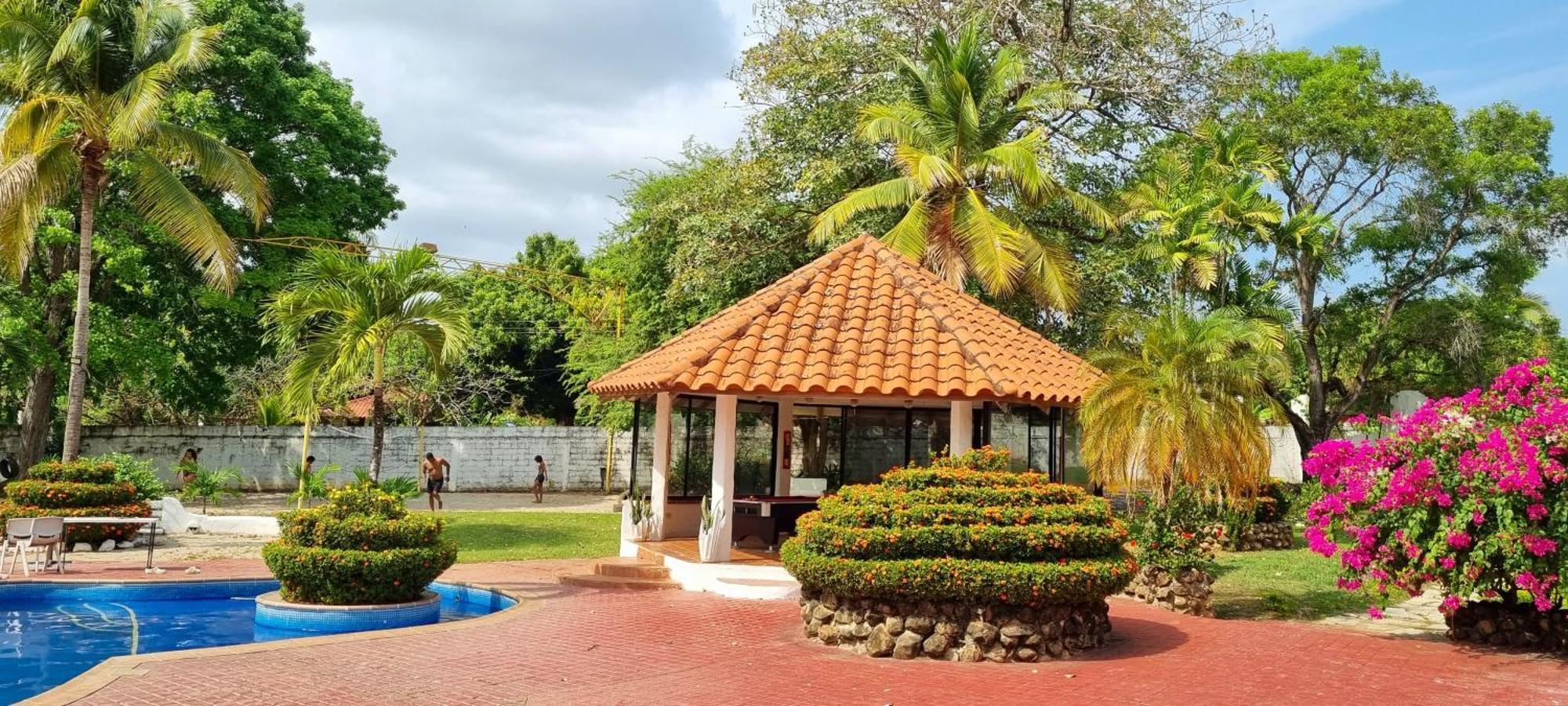Mia Nueva Gorgona Hotel Exterior foto