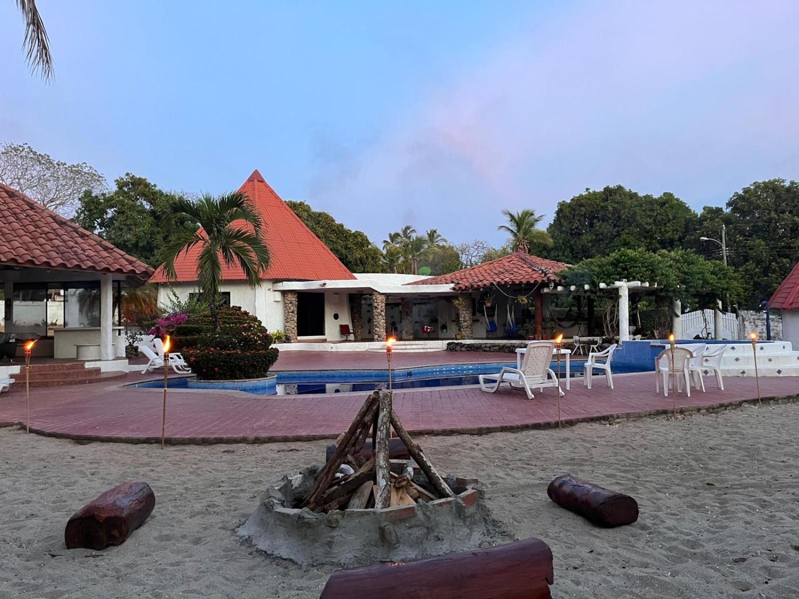 Mia Nueva Gorgona Hotel Exterior foto