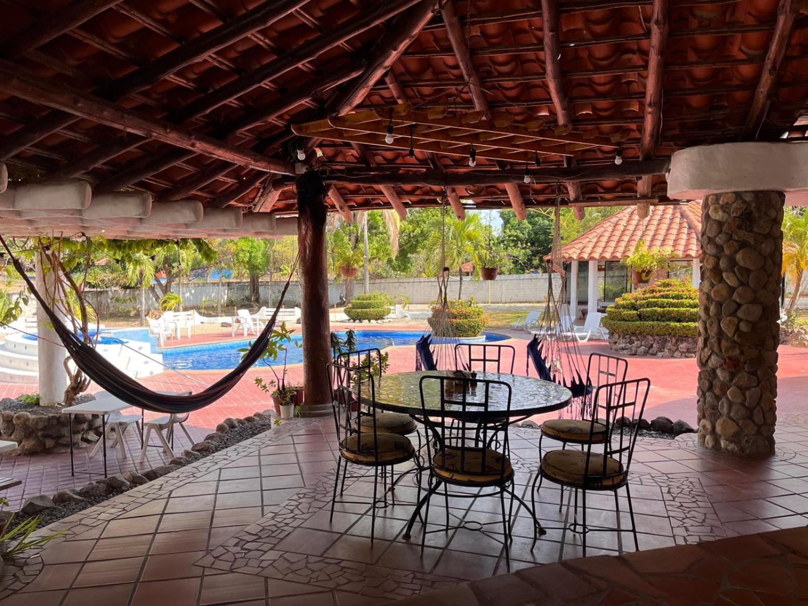 Mia Nueva Gorgona Hotel Exterior foto
